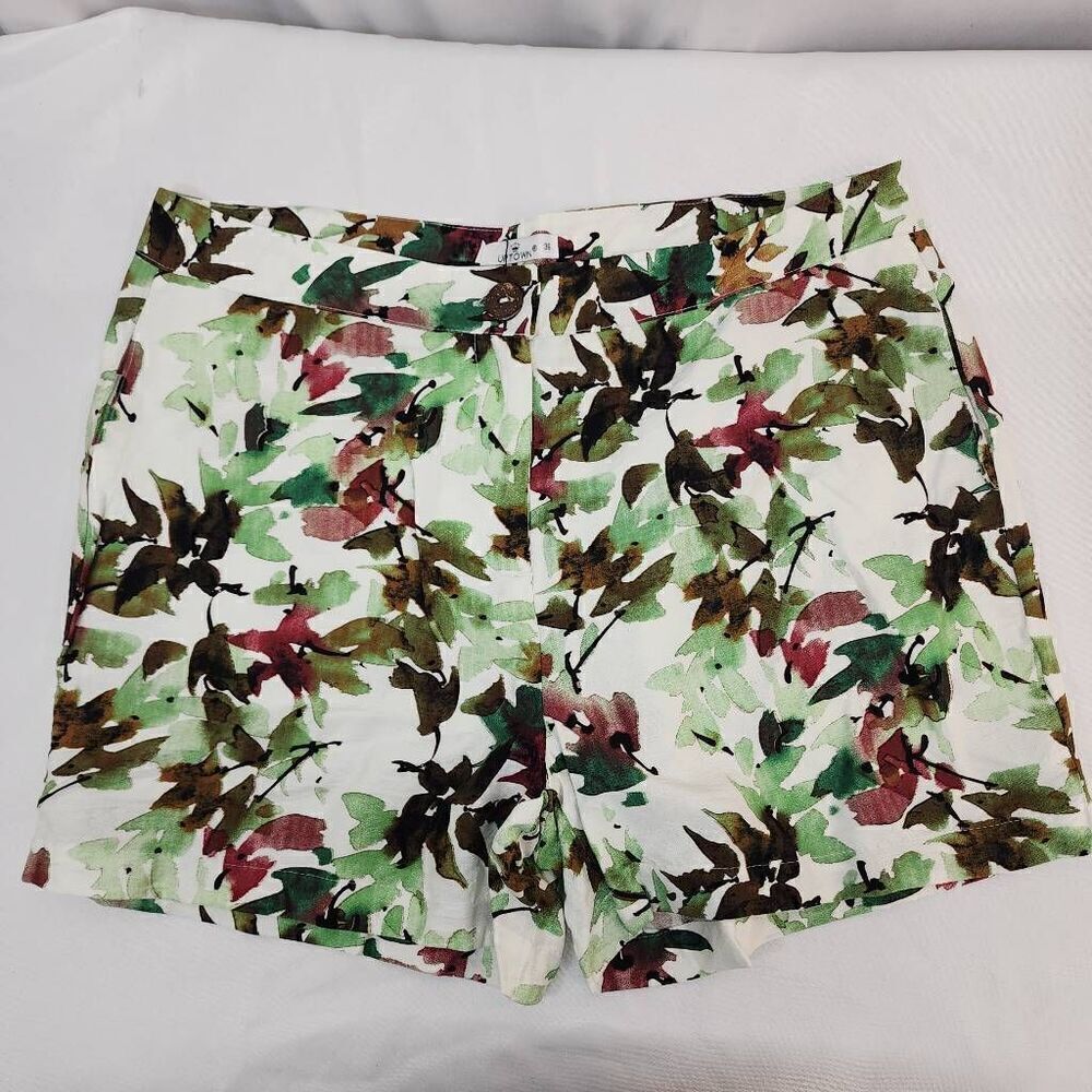 Uptown Size 36 Women's Floral 100% Linen Shorts Button Closure green NEW